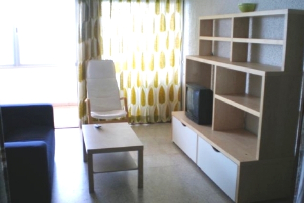 Wohnzimmer zur Balkonseite