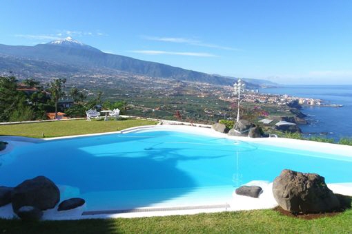 Blick über das Orotavatal und Puerto de la Cruz zum Teide