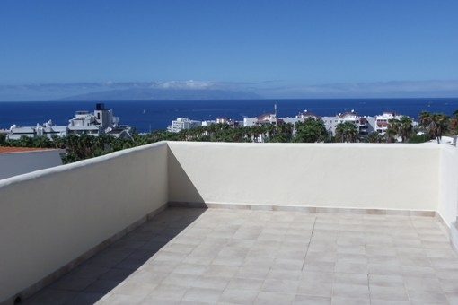 Der Atlantik und La Gomera vor der Dachterrasse