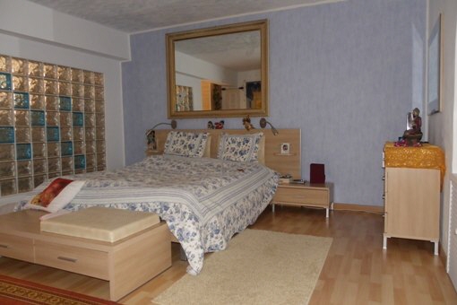 Geräumiges Schlafzimmer