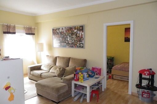 Helles Wohnzimmer der oberen Wohnung
