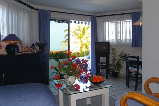 Wohn- und Esszimmer mit Terrasse