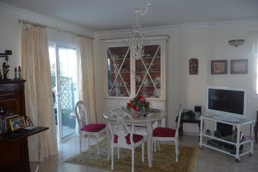 Helles Esszimmer