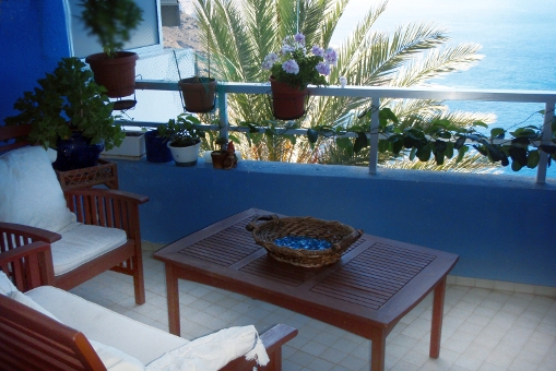 Ruhiger Balkon mit Teide und Meerblick