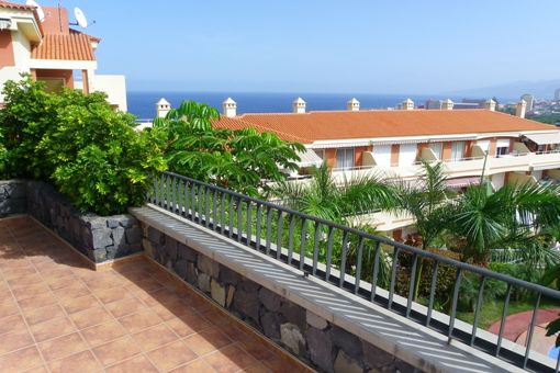 Große Terrasse mit Meerblick