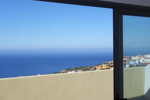 Meerblick von der grosszügigen Terrasse