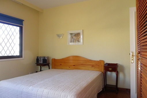 Schlafzimmer mit Einbauschrank