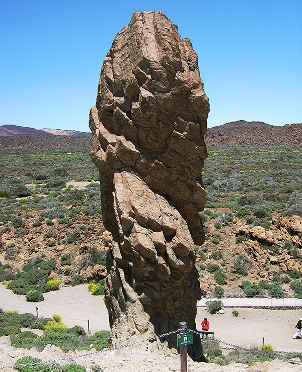 Die Natur als Künstler. Die bizarren Felsformationen faszinieren die Besucher. Beiendruckende Felsformationen in Teneriffa