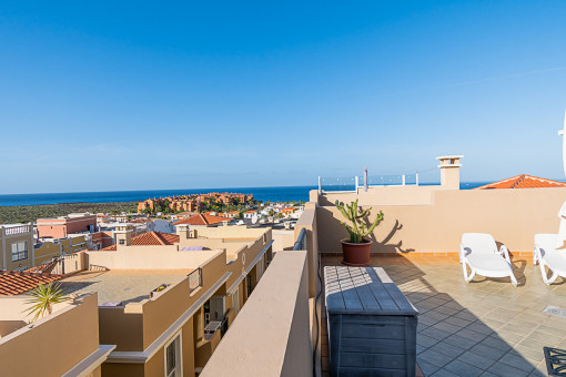 Penthouse mit großer Terrasse und Panoramablick, ideal gelegen im Zentrum von Palm Mar