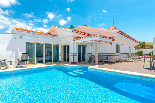 Villa mit Pool und Meerblick in Callao Salvaje