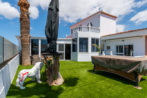 Elegante renovierte Villa mit drei Schlafzimmern, Innenpool und Garten