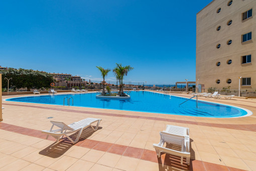 Schöne, neu renovierte Wohnung mit zwei Schlafzimmern in bester Lage in Playa Paraíso