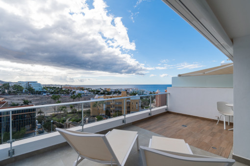 Geräumiges Duplex-Penthouse mit mehreren Terrassen in der exklusiven Gegend von La Caleta