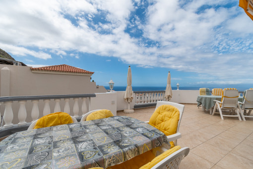 Wohnung mit zwei Schlafzimmern, großer Terrasse und spektakulärem Meerblick in Los Gigantes
