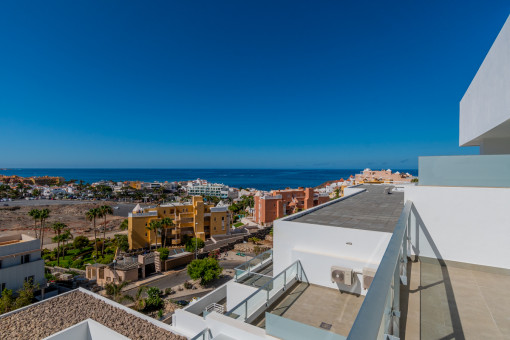 Elegantes Duplex-Penthouse mit Meerblick in Caleta Palms