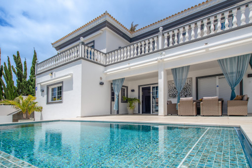 Wunderschöne Villa mit vier Schlafzimmern und atemberaubender Aussicht in Roque del Conde, Costa Adeje