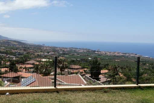 Blick über das Orotavatal auf Puerto de la Cruz und den Atlantik