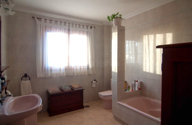 Eines der Badezimmer
