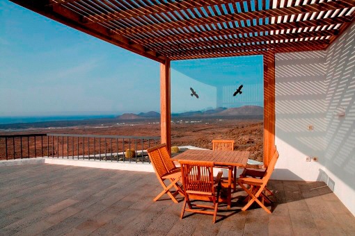 Die großzügige Terrasse