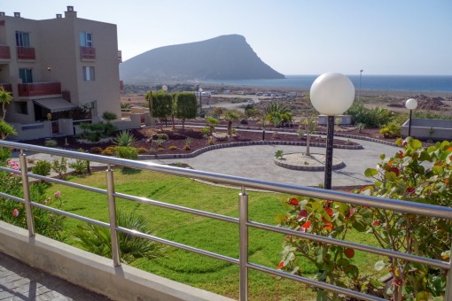 Moderne Wohnung mit einem Schlafzimmer, Pool und Garage in erster Strandlage zur Playa La Tejita im Süden von Teneriffa